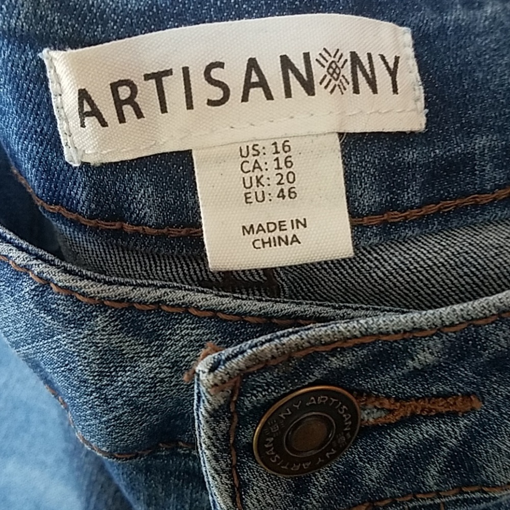 Jeans - Picture 2 of 6